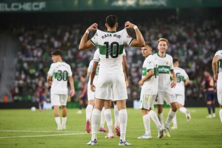 فيديو | رافا مير يسجل هدف إلتشي الأول أمام برشلونة فيديو | رافا مير يسجل هدف إلتشي الأول أمام برشلونة