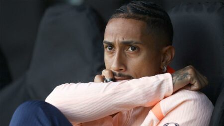 بـ 17 منشورًا.. رافينها يرد على غيابه عن التشكيل المثالي لعام 2025