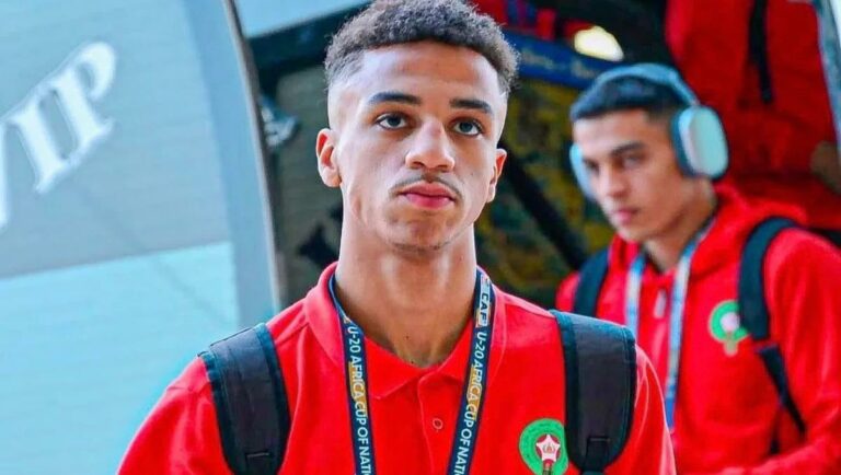 اتحاد تواركة المغربي يثير الجدل عبر بطولات حول مفاوضات الأهلي لضم فؤاد الزهواني