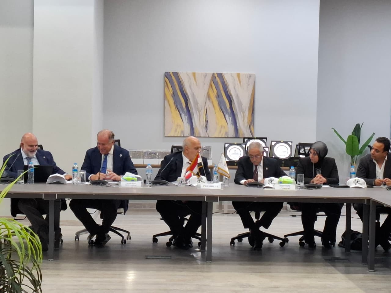 حازم حسني يحتفظ برئاسة الاتحاد الأفريقي للرماية بالتزكية