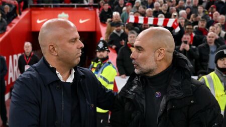 سلوت: جوارديولا مدرب نادر.. ولم أقابل قائدًا صاخبًا مثل فان دايك