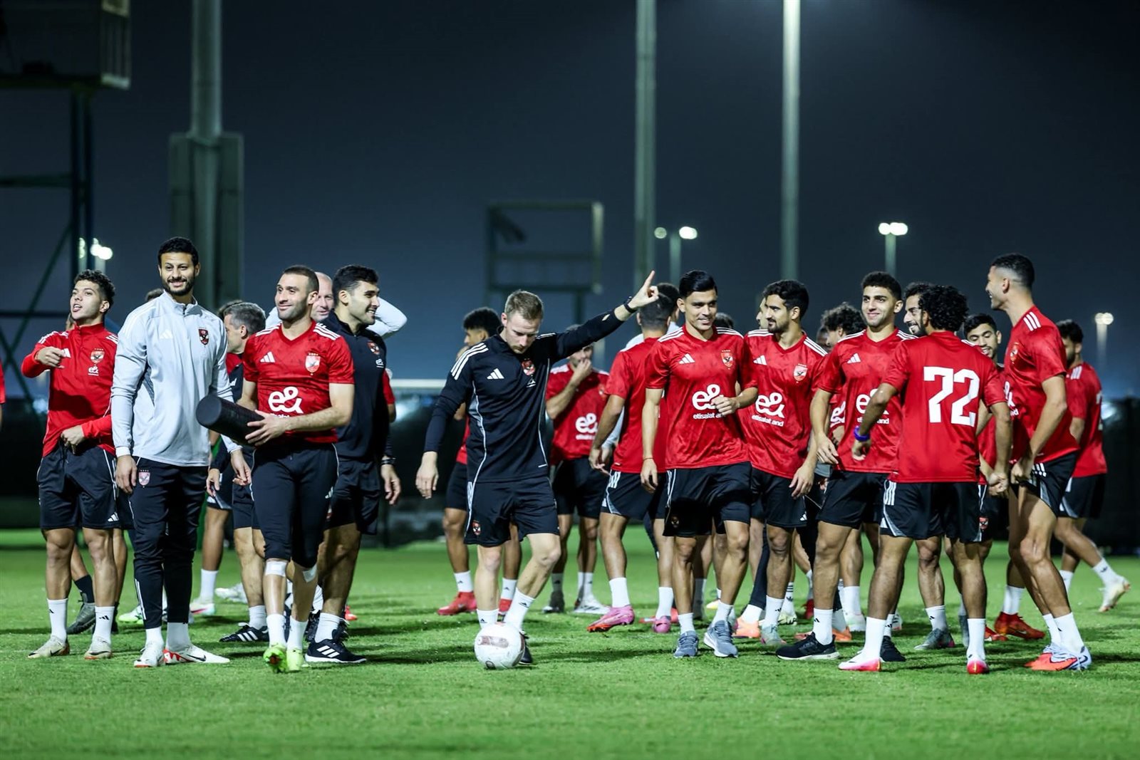 السوبر المصري.. الأهلي يخوض مرانه على ملعب الكريكيت في أبوظبي