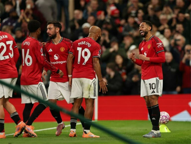 مواعيد مباريات اليوم السبت 8112025 والقنوات الناقلة.. توتنهام ضد مانشستر يونايتد وسندرلاند يصطدم بـ آرسنال