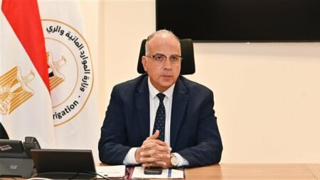 وزير الري يتابع إجراءات التعامل مع ارتفاع مناسيب مياه البحر نتيجة لتغير المناخ أمام مصبات المصارف الزراعية