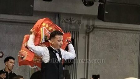 فرح يتحول لمدرج تشجيع.. عريس"ميت حلفا" بالقليوبية يشعل القاعة بهتافات للاهلي