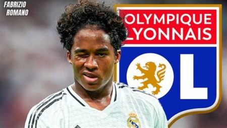 أولمبيك ليون يخطط لخطف إندريك من ريال مدريد في صفقة إعارة