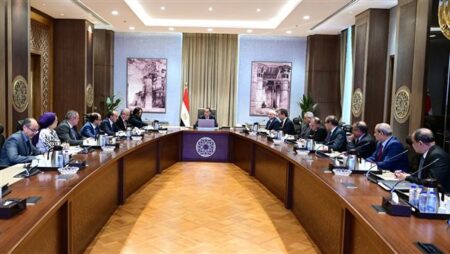 "مدبولي" يتابع جهود تحسين الأوضاع المالية والإدارية للمؤسسات الصحفية القومية والهيئة الوطنية للإعلام