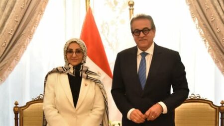 مؤتمر السكان والتنمية.. وزير الصحة يبحث مع نظيرته البحرينية تعزيز التعاون المشترك