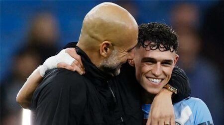 جوارديولا: تلقيت هدية مميزة من لاعبي مانشستر سيتي.. وأتطلع لمعارك أخرى ضد محمد صلاح