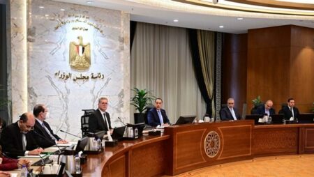 رئيس الوزراء يتابع جهود جذب الاستثمارات الأجنبية للعديد من القطاعات ذات الأهمية