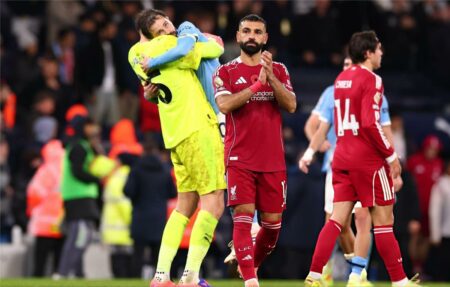 جوارديولا مشيدًا بلاعب مانشستر سيتي: قضى على كابوس محمد صلاح.. ولا يوجد اختبار له أفضل من ذلك