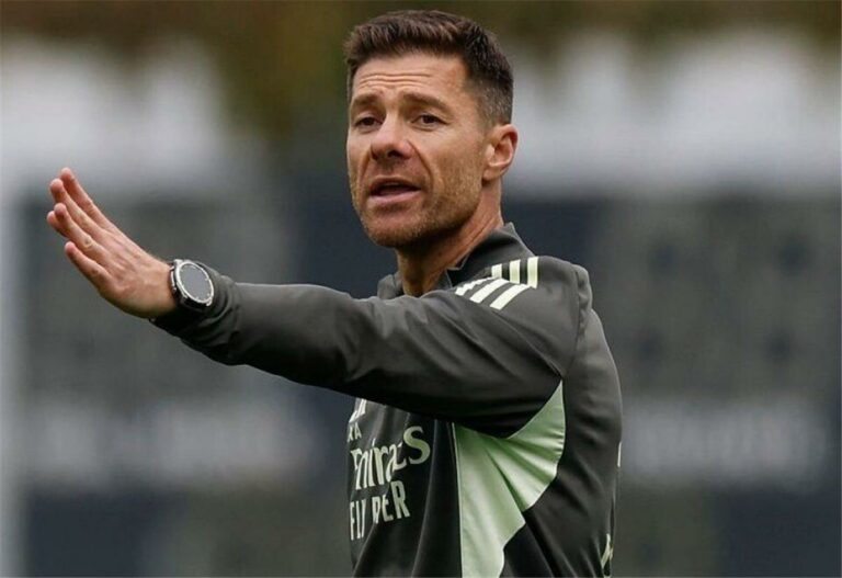 آس توضح حقيقة الأزمات الداخلية في ريال مدريد ومصير ألونسو بعد النتائج الأخيرة آس توضح حقيقة الأزمات الداخلية في ريال مدريد ومصير ألونسو بعد النتائج الأخيرة