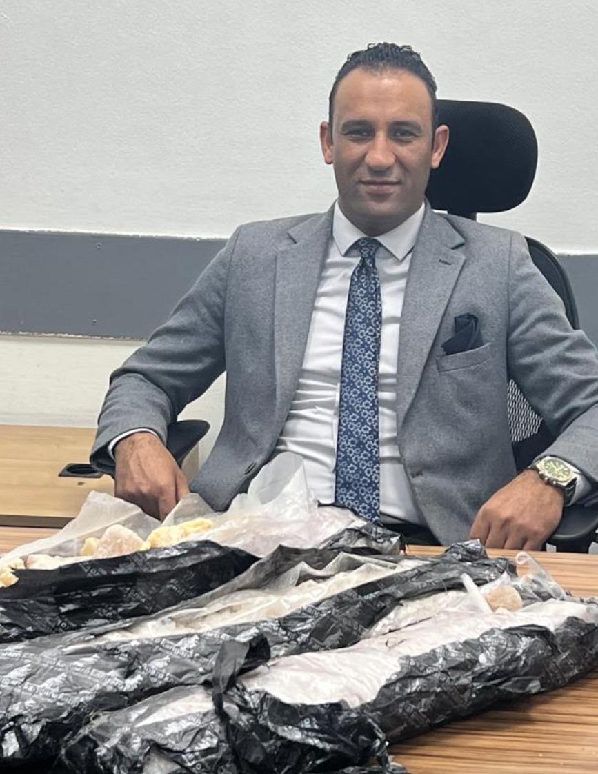 جمارك مطار القاهرة تتصدى لهجمات مهربي المخدرات بضبط 20 كيلو مجددًا