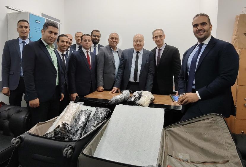 جمارك مطار القاهرة تتصدى لهجمات مهربي المخدرات بضبط 20 كيلو مجددًا