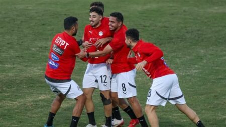 بثلاثية منتخب مصر الثاني يفوز علي الجزائر وديا بثلاثية منتخب مصر الثاني يفوز علي الجزائر وديا