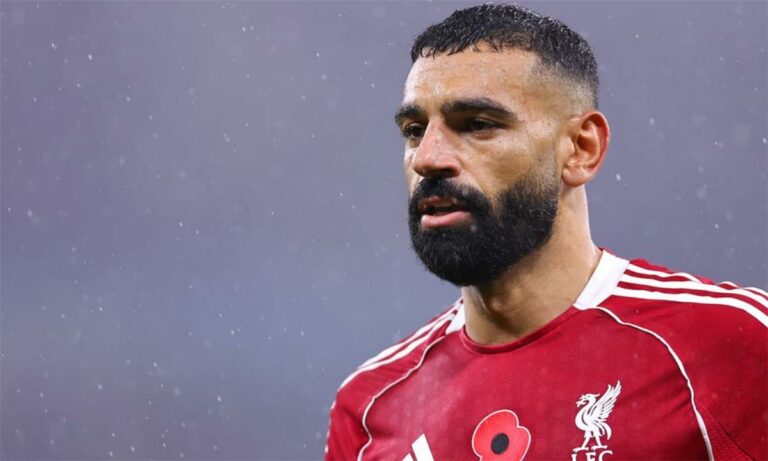 ليفربول يدرس فرص استعادة لاعبه السابق لتعويض غياب محمد صلاح مع منتخب مصر