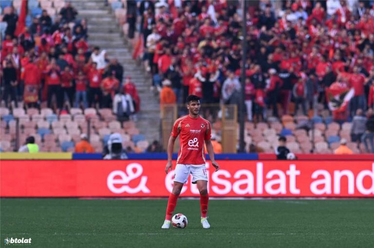 القلق يُسيطر على الأهلي بسبب أشرف داري.. وثنائي مفاجأة على رادار النادي