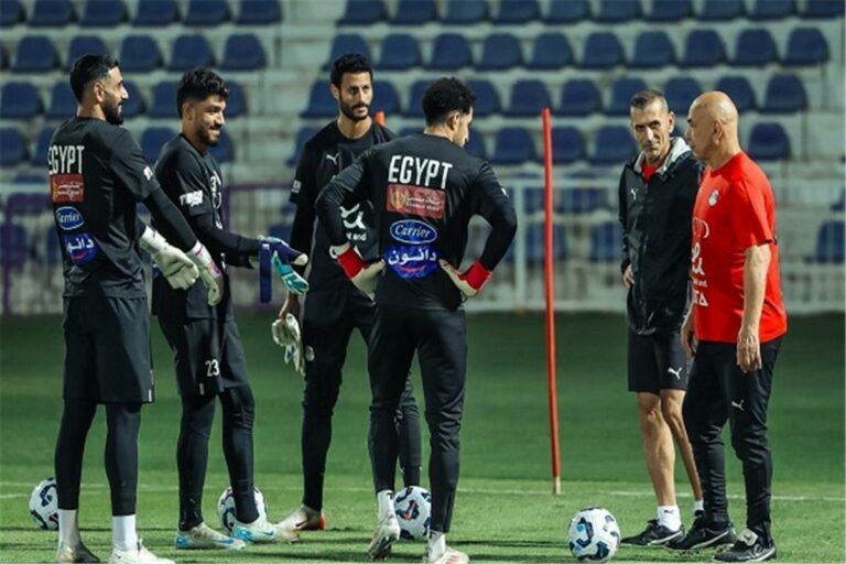 خاص | هل يعاقب منتخب مصر محمد الشناوي بعد انفعاله على حسام حسن؟