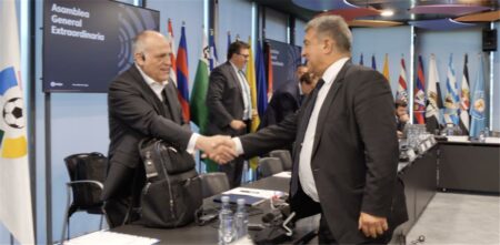 أول تعليق من لابورتا على قضية تيباس بشأن مخالفات برشلونة أول تعليق من لابورتا على قضية تيباس بشأن مخالفات برشلونة