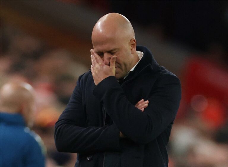 نجم آرسنال السابق: ما نراه مع ليفربول مثيرًا للدهشة.. وسلوت لن يتعرض للإقالة نجم آرسنال السابق: ما نراه مع ليفربول مثيرًا للدهشة.. وسلوت لن يتعرض للإقالة