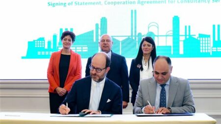 أبو سنة: حجم الاستثمارات في برنامج التحكم في التلوث الصناعي 550 مليون يورو أبو سنة: حجم الاستثمارات في برنامج التحكم في التلوث الصناعي 550 مليون يورو