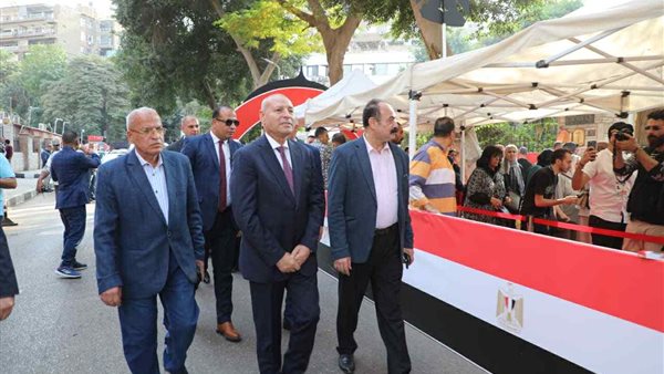 انتخابات النواب 2025.. محافظ القاهرة يتفقد محيط عدد من اللجان لمتابعة سير التصويت انتخابات النواب 2025.. محافظ القاهرة يتفقد محيط عدد من اللجان لمتابعة سير التصويت