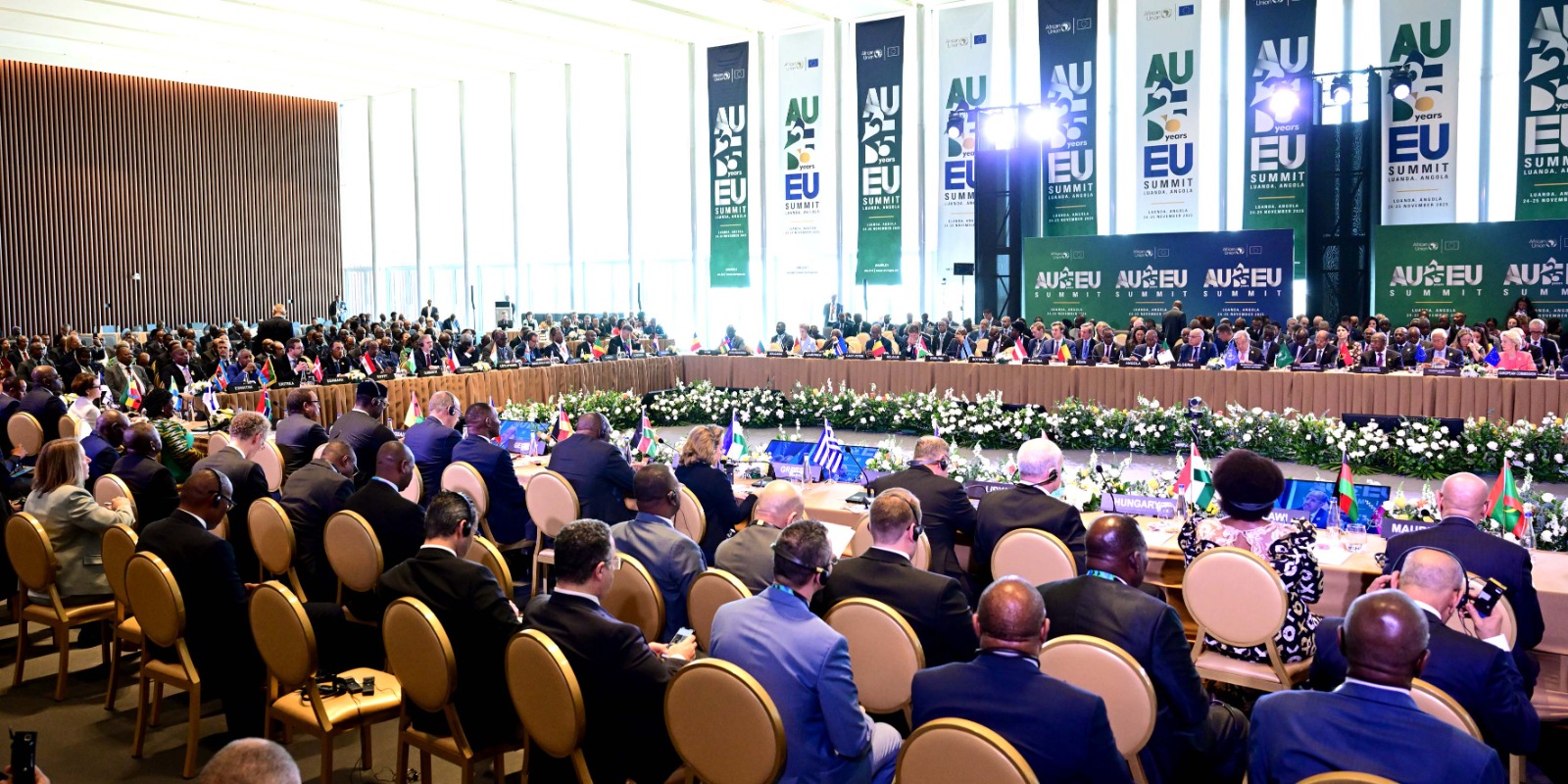 رئيس الوزراء يشارك بالقمة السابعة بين الاتحادين الأفريقى والأوروبى فى أنجولا.. صور