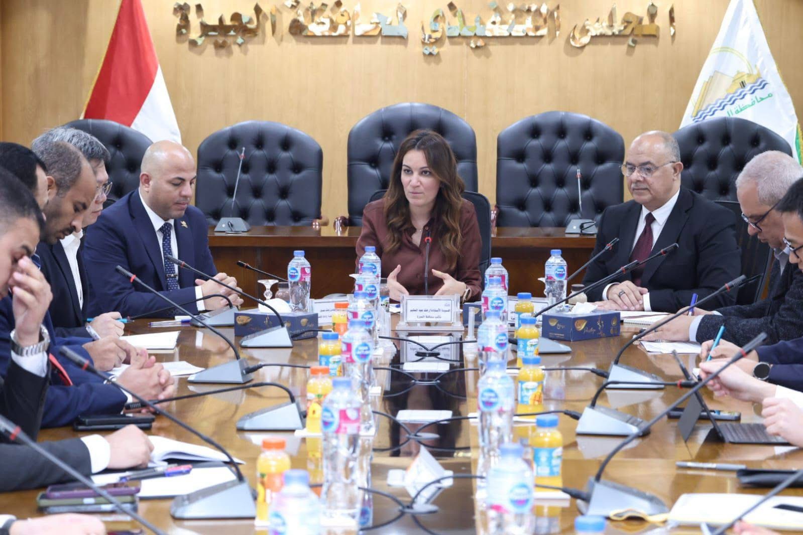 نائب محافظ الجيزة تبحث مع وفد صيني رفيع المستوى تعزيز التعاون الاستثماري