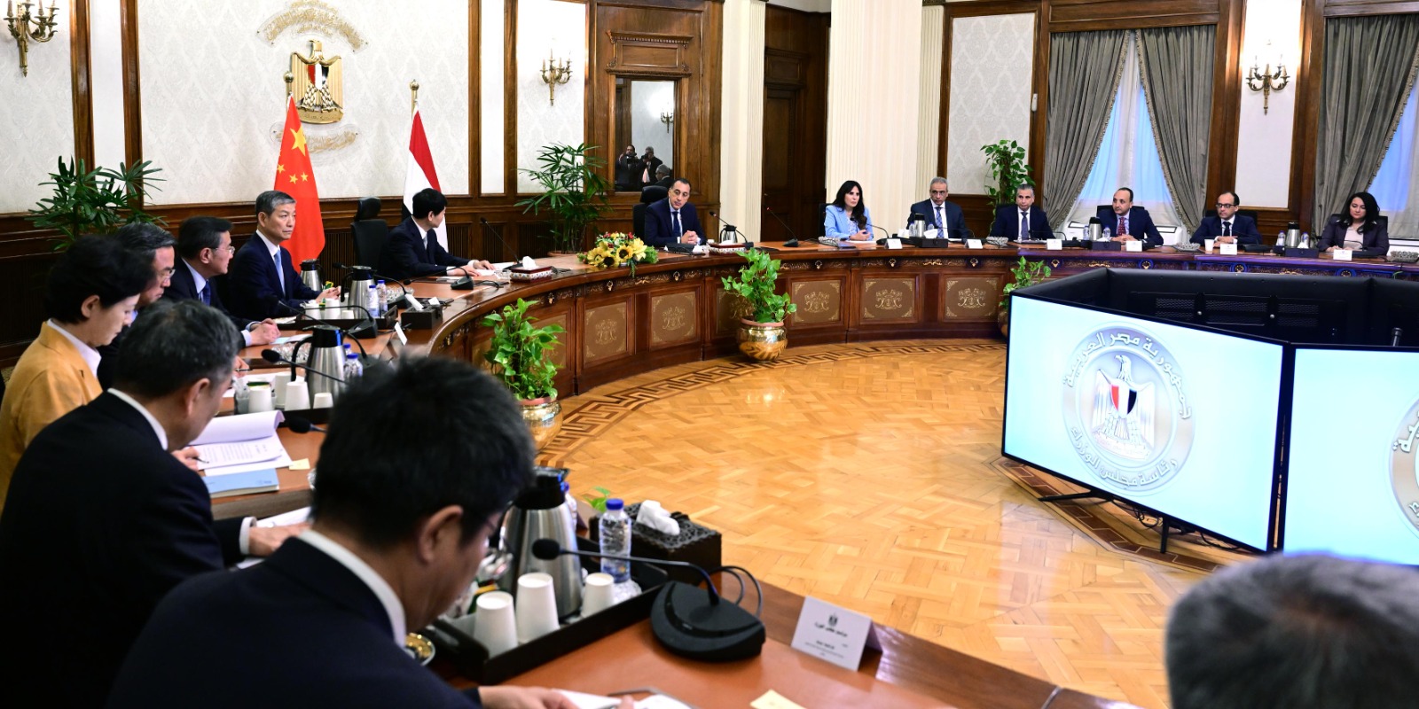 مدبولي يلتقي نائب رئيس "المجلس الوطني للمؤتمر الاستشاري السياسي للشعب الصيني".. صور