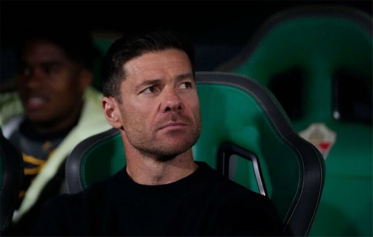 صحفي إسباني: ثلاثي ريال مدريد يظنون أنفسهم بيليه