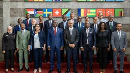 البورصة المصرية تشارك في الاجتماع رفيع المستوى بين البورصات الإفريقية بكوت ديفوار البورصة المصرية تشارك في الاجتماع رفيع المستوى بين البورصات الإفريقية بكوت ديفوار