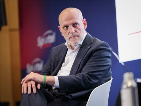 تيباس: أنا مشجع لـ ريال مدريد منذ طفولتي.. وسأواصل دفاعي عن الدوري الإسباني تيباس: أنا مشجع لـ ريال مدريد منذ طفولتي.. وسأواصل دفاعي عن الدوري الإسباني