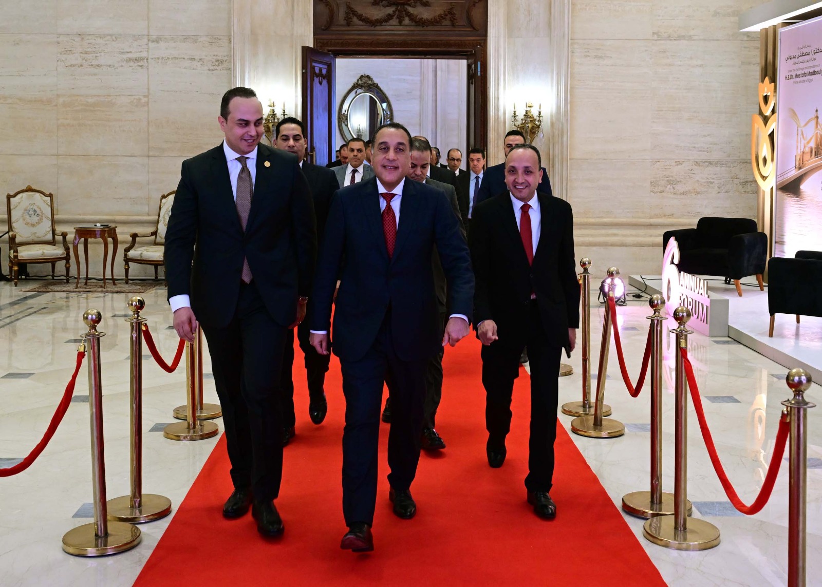 رئيس الوزراء يشارك في فعاليات الملتقى السنوي السادس للهيئة العامة للرعاية الصحية.. صور