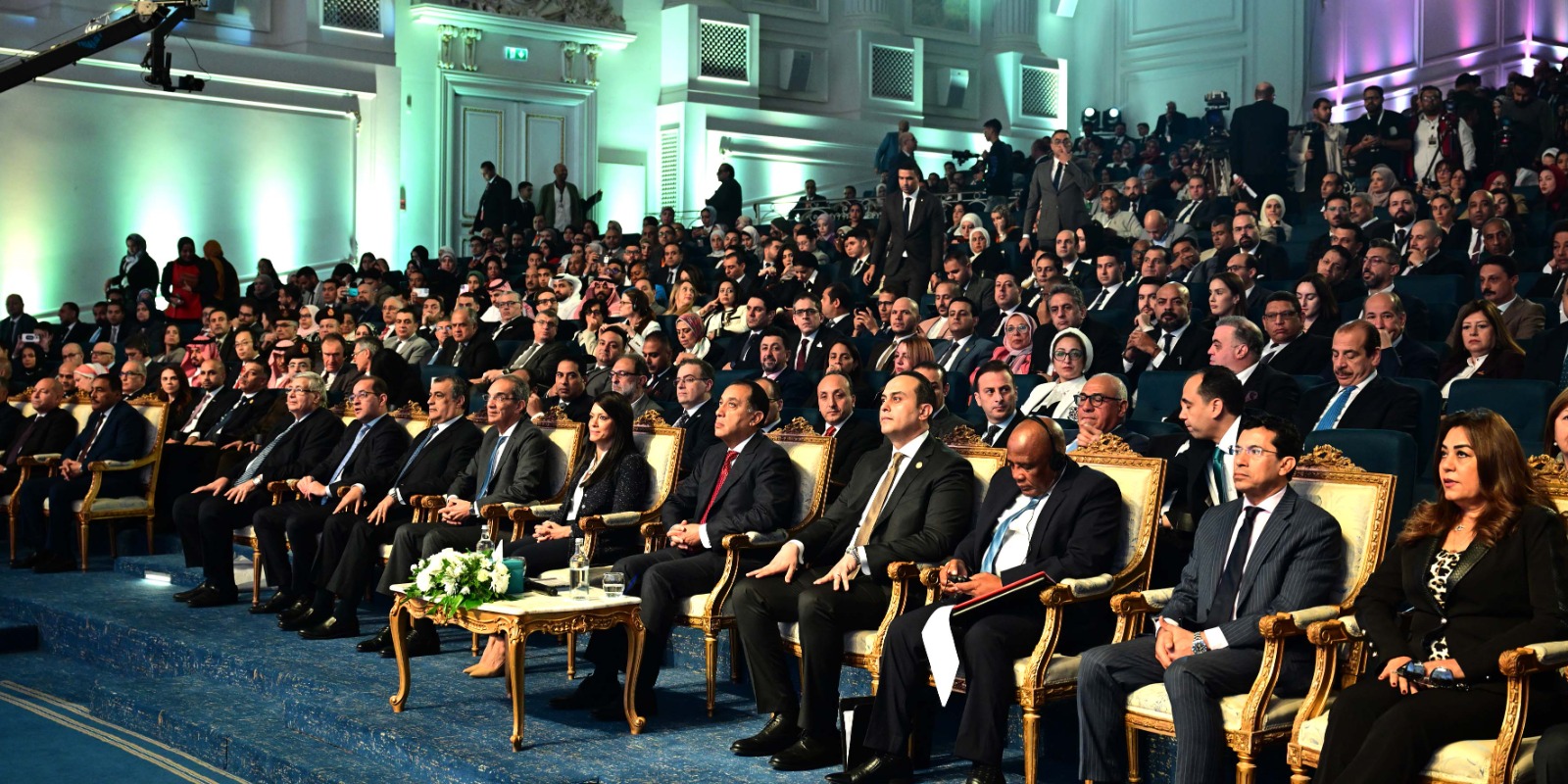 رئيس الوزراء يشارك في فعاليات الملتقى السنوي السادس للهيئة العامة للرعاية الصحية.. صور