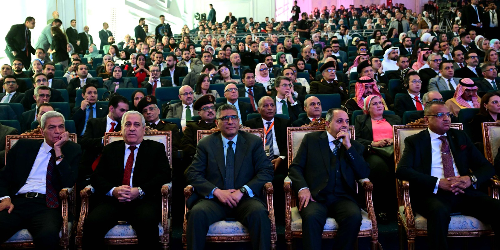 رئيس الوزراء يشارك في فعاليات الملتقى السنوي السادس للهيئة العامة للرعاية الصحية.. صور