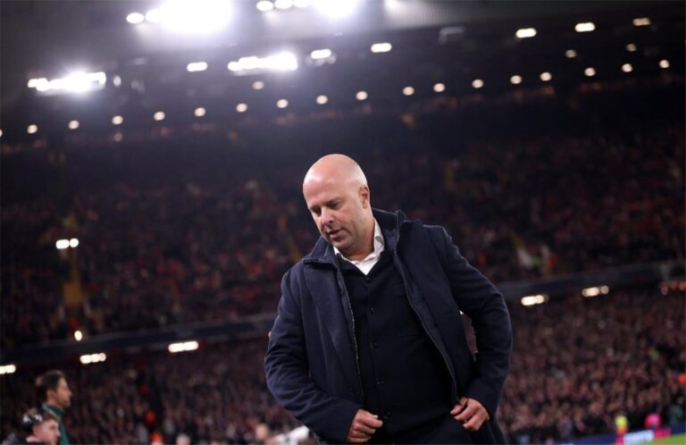 ما حدث لا يغتفر.. تطورات إقالة سلوت من تدريب ليفربول