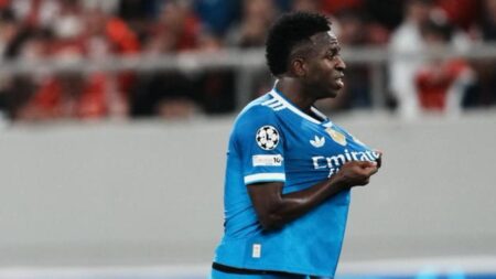 تطورات هامة بشأن موقف فينيسيوس جونيور من التجديد لـ ريال مدريد