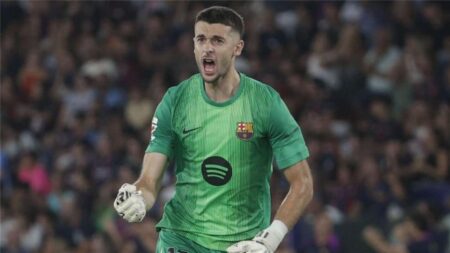 موندو ديبورتيفو توضح.. هل يواجه برشلونة مسلسل أولمو مع خوان جارسيا؟