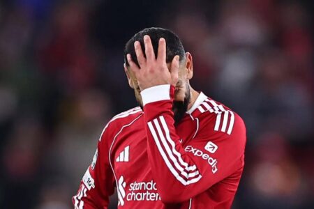 ليفربول ينتظر ردًا حاسمًا من فيفا قبل اتخاذ قرار مهم بشأن محمد صلاح ليفربول ينتظر ردًا حاسمًا من فيفا قبل اتخاذ قرار مهم بشأن محمد صلاح