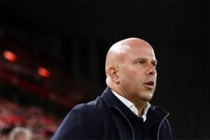 ليفربول يراقب أحد مدربي الدوري الانجليزي لتعيينه خلفاً لـ سلوت