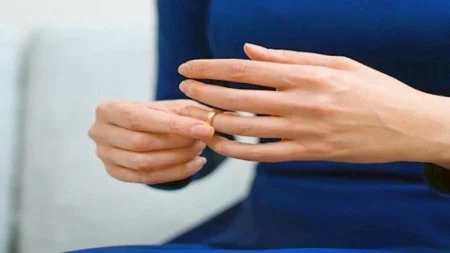 "نسرين" تطلب الخلع بعد 10 شهور زواج: "بيعاكس جارتنا"