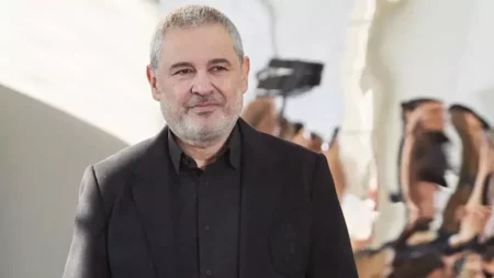 "بالرغم من شهرته".. لماذا ترفض والدة إيلي صعب ارتداء تصاميمه؟