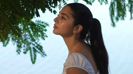 مايان السيد بلوك جريء.. لماذا اختارت هذا اللون؟ مايان السيد بلوك جريء.. لماذا اختارت هذا اللون؟