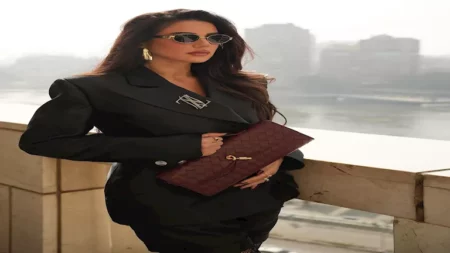 "الحصان الأسود".. خبير موضة يشيد بإطلالة درة في القاهرة السينمائي