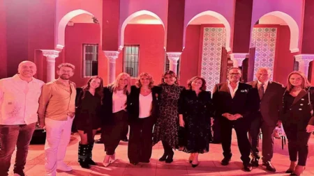 بحضور نجوم الفن.. إلهام شاهين تحتفل بتكريم يسرا (صور)