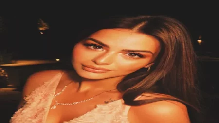 هنادي مهنا بفستان جريء في ختام مهرجان القاهرة السينمائي