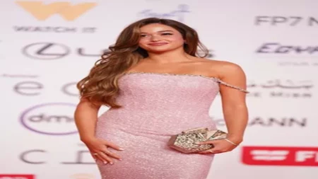 25 صورة.. أجمل إطلالات وتقاليع النجمات في افتتاح مهرجان القاهرة السينمائي 25 صورة.. أجمل إطلالات وتقاليع النجمات في افتتاح مهرجان القاهرة السينمائي