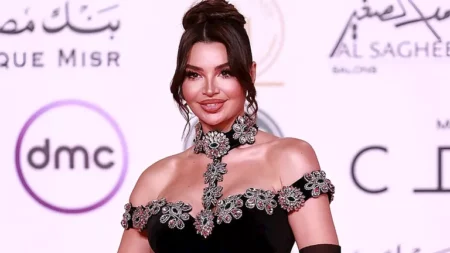 بالصور- الراقصة جوهرة بـ فستان أسود مكشوف أبرز رشاقتها بالصور- الراقصة جوهرة بـ فستان أسود مكشوف أبرز رشاقتها