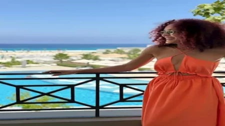 بفستان جريء على البحر.. ندى موسى تخطف الأنظار في أحدث ظهور