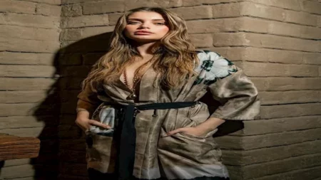 أناقة وجاذبية.. معلومات وصور عن ملكة جمال تشيلي 2025 بعد تتويجها